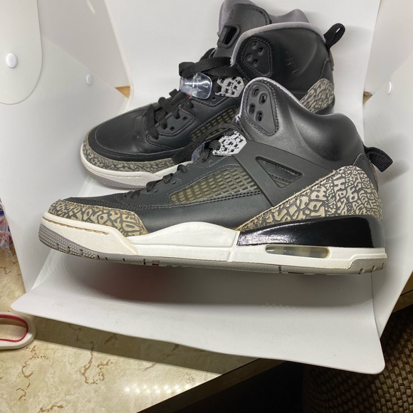 Gently used Jordan Spizike Black Cement Size 9 - Picture 9 of 14
